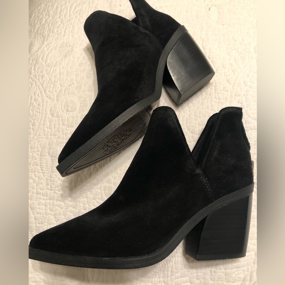 NEW Vince Camuto Black leather suede ankle booties, size 6 - Picture 3 of 10
